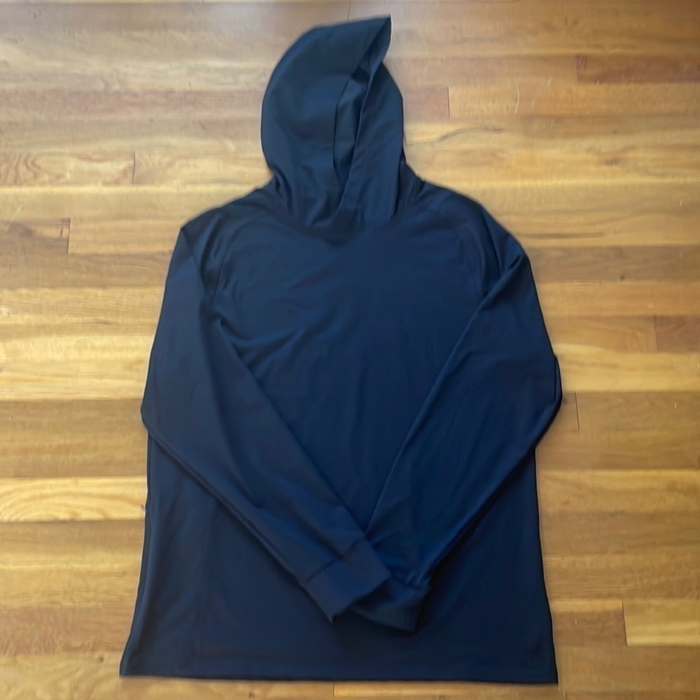 Zella mens hooded pullover with zipper pocket Large
